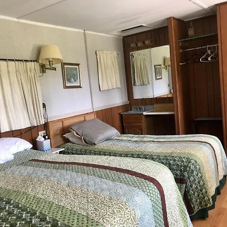 Chamber Lane Motel Round Lake Экстерьер фото