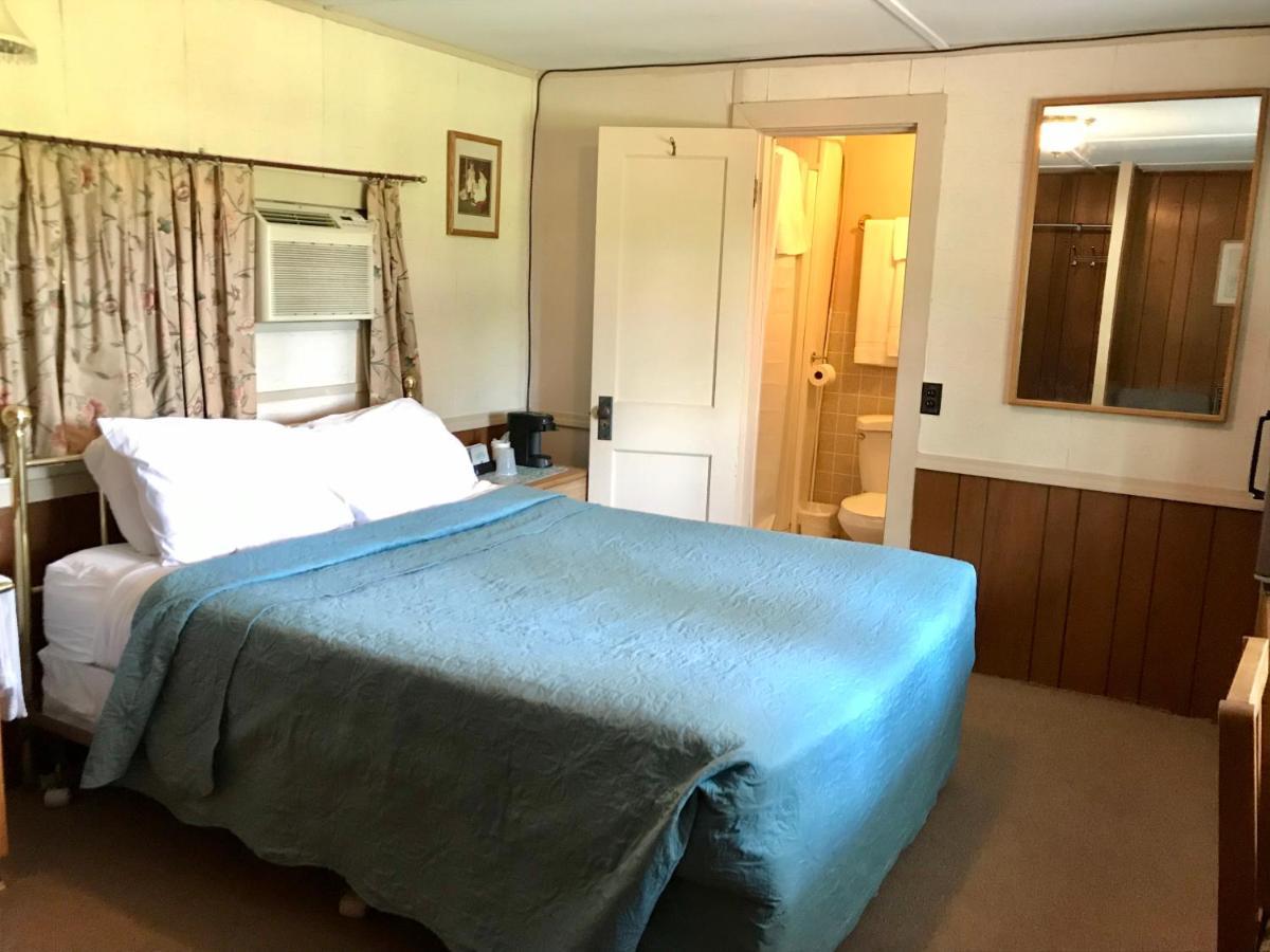 Chamber Lane Motel Round Lake Экстерьер фото
