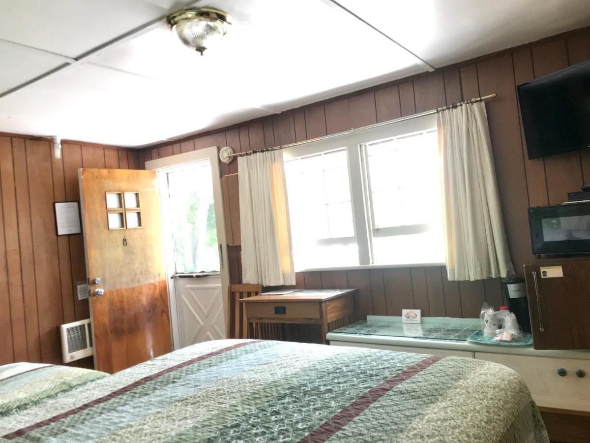 Chamber Lane Motel Round Lake Экстерьер фото