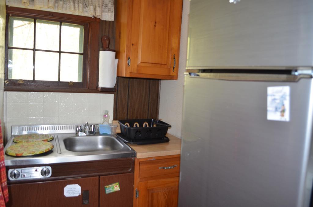 Chamber Lane Motel Round Lake Экстерьер фото