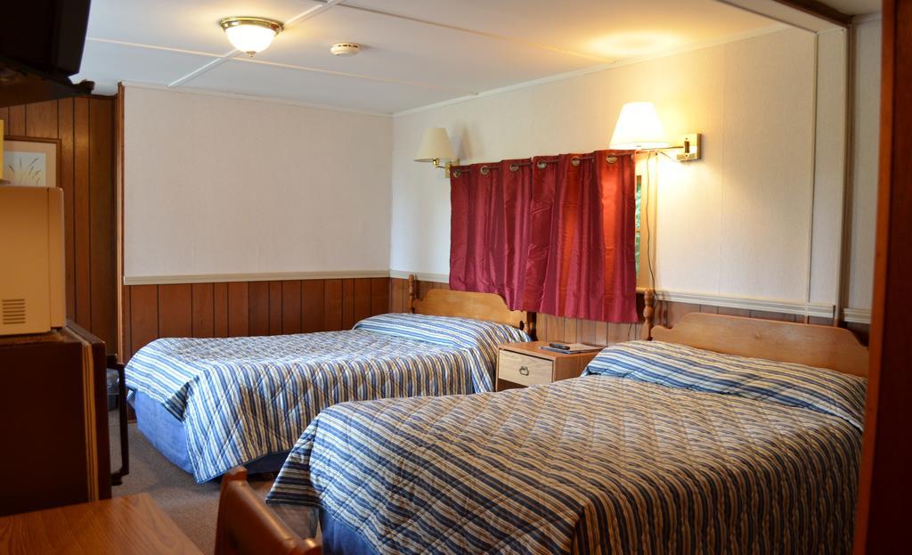 Chamber Lane Motel Round Lake Номер фото