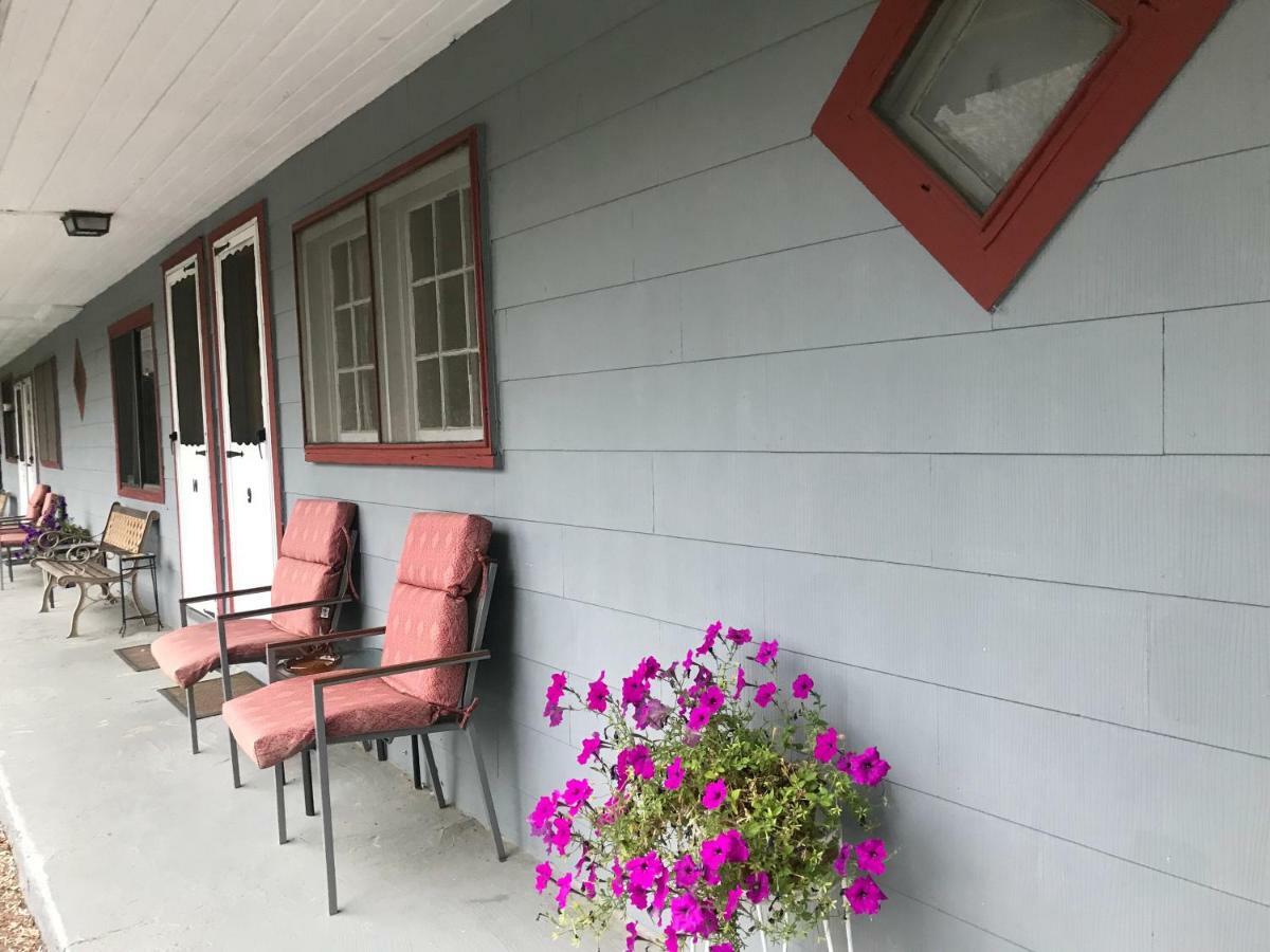 Chamber Lane Motel Round Lake Экстерьер фото